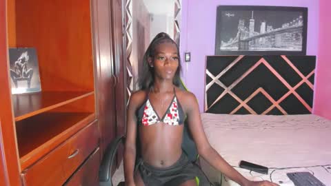 Snapshot of kimberly_ebonny chatting on 2, 11, 2025 kimberly_ebonny online show from 2, 11, 2025