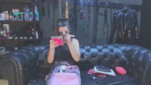 Snapshot of kimberly_swan_ chatting on 21, 1, 2025 KIMBERLY SWAN online show from 21, 1, 2025