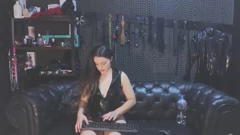 Snapshot of kimberly_swan_ chatting on 1, 3, 2025 KIMBERLY SWAN online show from 1, 3, 2025