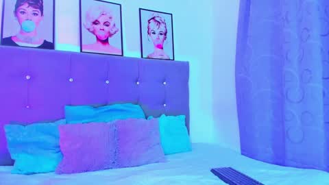 Snapshot of kimberly_thompsom chatting on 4, 12, 2024 Your Queen KIM online show from 4, 12, 2024