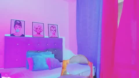 Snapshot of kimberly_thompsom chatting on 15, 12, 2024 Your Queen KIM online show from 15, 12, 2024