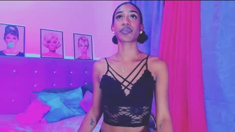 Snapshot of kimberly_thompsom chatting on 4, 1, 2025 Your Queen KIM online show from 4, 1, 2025