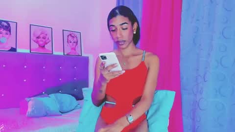 Snapshot of kimberly_thompsom chatting on 5, 1, 2025 Your Queen KIM online show from 5, 1, 2025