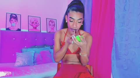 Snapshot of kimberly_thompsom chatting on 8, 1, 2025 Your Queen KIM online show from 8, 1, 2025