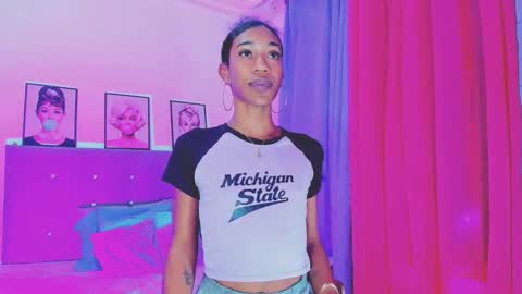 Snapshot of kimberly_thompsom chatting on 20, 1, 2025 Your Queen KIM online show from 20, 1, 2025