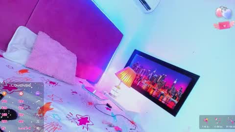 Snapshot of kimberly_thompsom chatting on 6, 11, 2025 Your Queen KIM online show from 6, 11, 2025