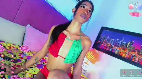 Snapshot of kimberly_thompsom chatting on 21, 11, 2025 Your Queen KIM online show from 21, 11, 2025