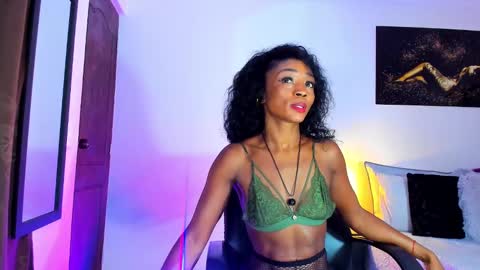 Snapshot of kimberlybanks2 chatting on 27, 2, 2025 Kimberly Banks online show from 27, 2, 2025