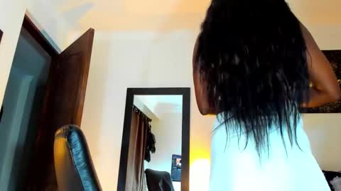 Snapshot of kimberlybanks2 chatting on 20, 11, 2025 Kimberly Banks online show from 20, 11, 2025