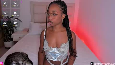 Snapshot of kimberlylenox chatting on 29, 11, 2025 Queen Kim online show from 29, 11, 2025