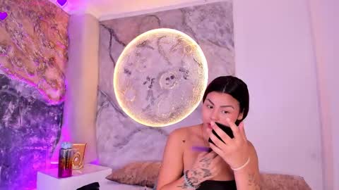 Snapshot of kimberlyloren chatting on 14, 12, 2025 Kimberly Loren online show from 14, 12, 2025