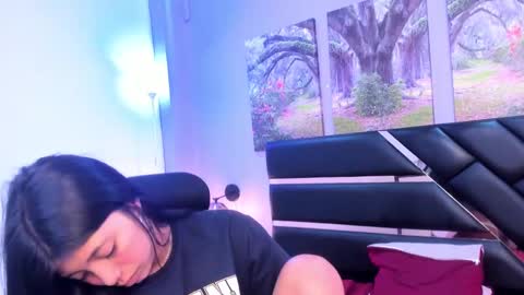 Snapshot of kimberlyvillalobos chatting on 6, 3, 2025 Kimberly Villalobos online show from 6, 3, 2025