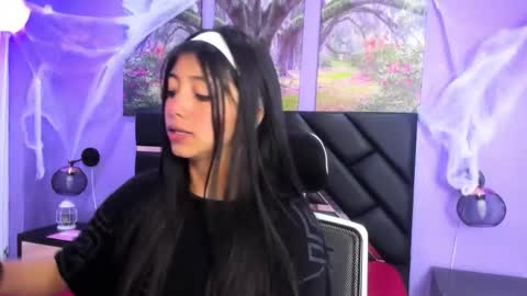 Snapshot of kimberlyvillalobos chatting on 15, 10, 2025 Kimberly Villalobos online show from 15, 10, 2025