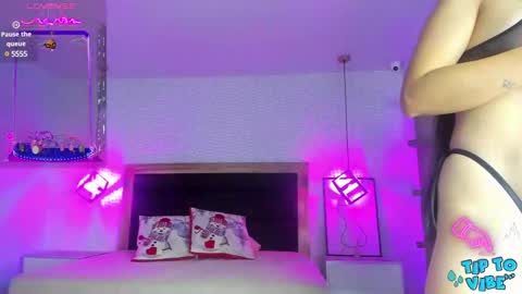 Snapshot of kimdavies chatting on 14, 12, 2024 KAREN online show from 14, 12, 2024