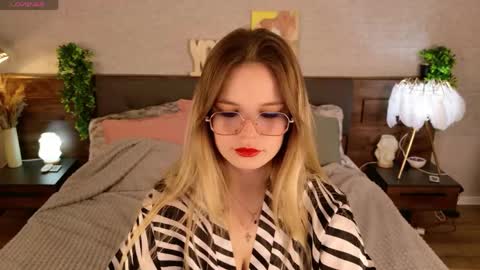 Snapshot of kimevanss chatting on 2, 5, 2026 KimEvanss online show from 2, 5, 2026