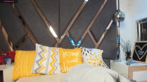 Snapshot of kimianal chatting on 3, 12, 2025 Kimy online show from 3, 12, 2025