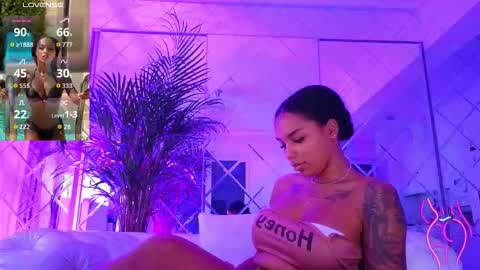 Snapshot of kimibrowny chatting on 28, 11, 2025 Kim online show from 28, 11, 2025