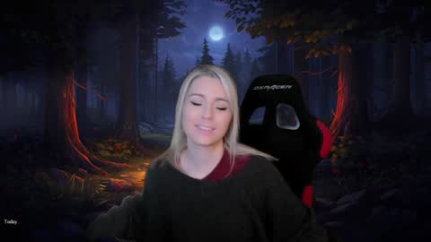 Snapshot of kimilee22 chatting on 4, 12, 2024 Wolfs Girl online show from 4, 12, 2024