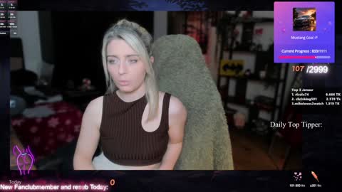 Snapshot of kimilee22 chatting on 11, 1, 2025 Wolfs Girl online show from 11, 1, 2025