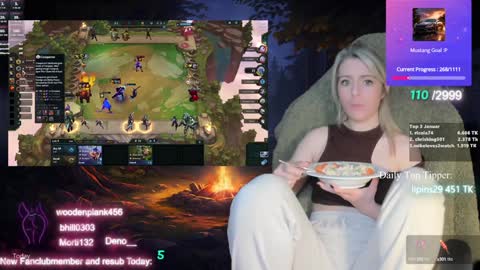 Snapshot of kimilee22 chatting on 12, 1, 2025 Wolfs Girl online show from 12, 1, 2025