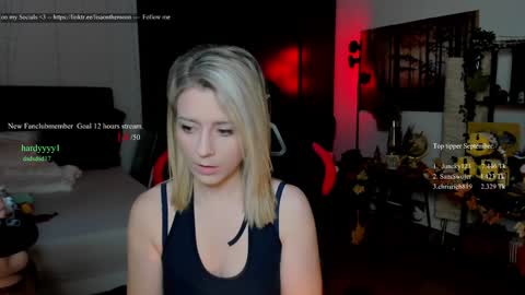 Snapshot of kimilee22 chatting on 27, 9, 2025 Wolfs Girl online show from 27, 9, 2025