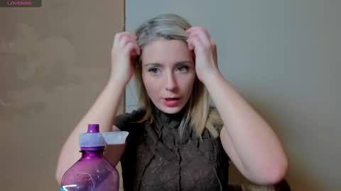 Snapshot of kimilee22 chatting on 9, 11, 2025 Wolfs Girl online show from 9, 11, 2025