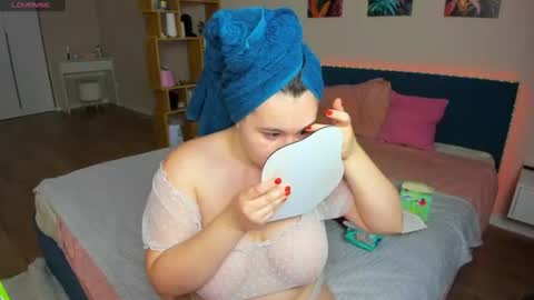 Snapshot of kimkittyns chatting on 25, 6, 2026 kimkittyns online show from 25, 6, 2026