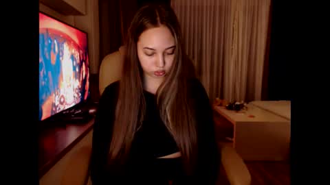 Snapshot of kimlee4 chatting on 7, 1, 2025 Kim Lee online show from 7, 1, 2025