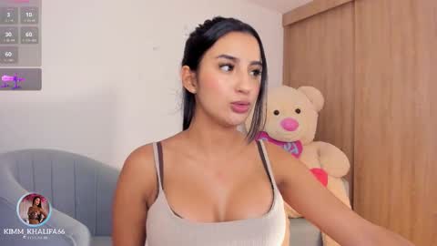 Snapshot of kimm_khalifa chatting on 11, 11, 2025 Kim online show from 11, 11, 2025