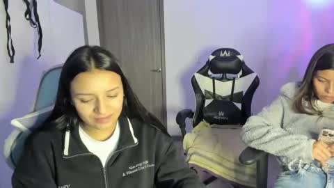 Snapshot of kimmi_foxy chatting on 10, 11, 2025 kimmi online show from 10, 11, 2025