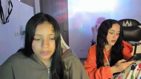 Snapshot of kimmi_foxy chatting on 3, 12, 2025 kimmi online show from 3, 12, 2025