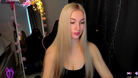 kimmy1_powell online show from 30, 3, 2026