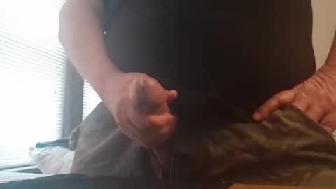 Kindofabear online show from 22, 2, 2026