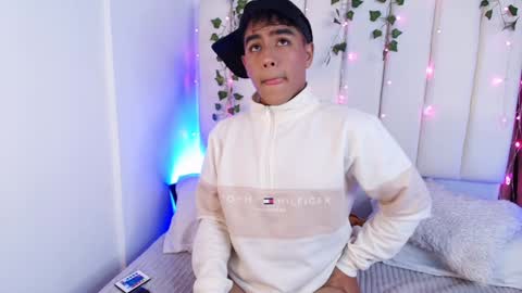 king  help me reach 100 likes online show from 4, 1, 2025