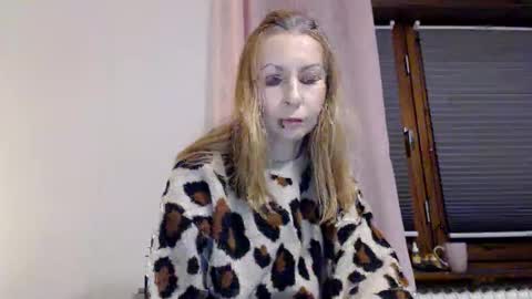 Snapshot of kingandprincess chatting on 26, 10, 2025 sexysexyhotwetpinkredpussy online show from 26, 10, 2025