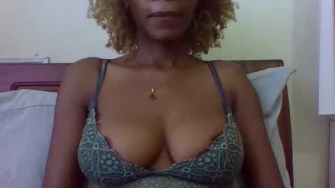 Rena-sexy online show from 19, 2, 2026