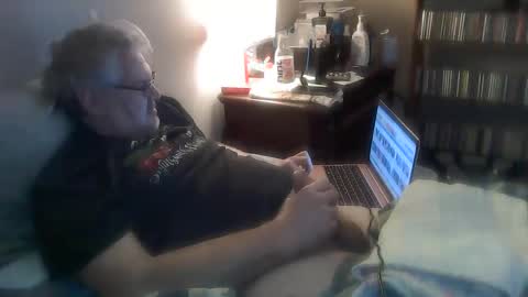 kingtongue10 online show from 10, 1, 2025