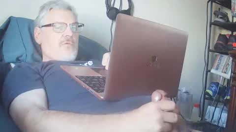 kingtongue10 online show from 13, 1, 2026