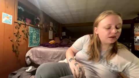 Snapshot of kinkikittiekat chatting on 6, 2, 2025 kinkikittiekat online show from 6, 2, 2025