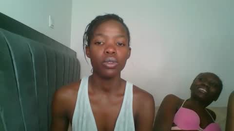 Snapshot of kinky_aria chatting on 24, 10, 2025 kinky_aria online show from 24, 10, 2025