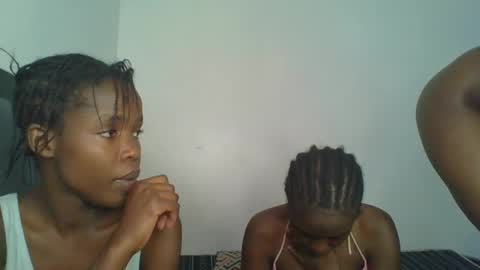 Snapshot of kinky_aria chatting on 25, 10, 2025 kinky_aria online show from 25, 10, 2025