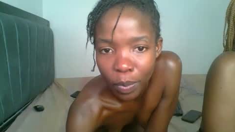 Snapshot of kinky_aria chatting on 25, 10, 2025 kinky_aria online show from 25, 10, 2025