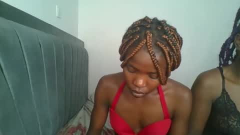 Snapshot of kinky_aria chatting on 8, 11, 2025 kinky_aria online show from 8, 11, 2025