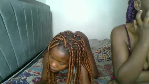 Snapshot of kinky_aria chatting on 10, 11, 2025 kinky_aria online show from 10, 11, 2025