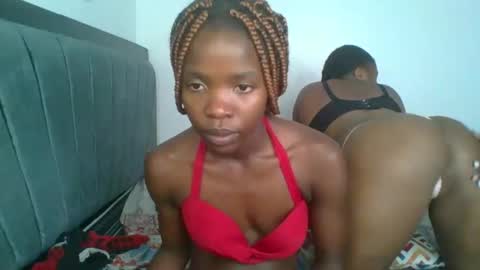 Snapshot of kinky_aria chatting on 11, 11, 2025 kinky_aria online show from 11, 11, 2025