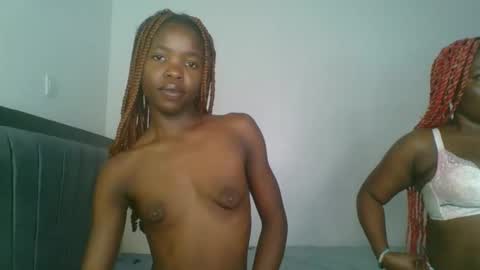 Snapshot of kinky_aria chatting on 13, 11, 2025 kinky_aria online show from 13, 11, 2025