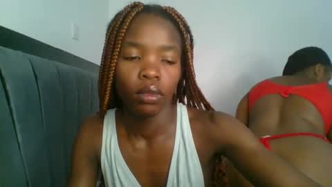 Snapshot of kinky_aria chatting on 15, 11, 2025 kinky_aria online show from 15, 11, 2025