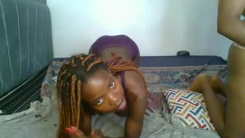 Snapshot of kinky_aria chatting on 16, 11, 2025 kinky_aria online show from 16, 11, 2025