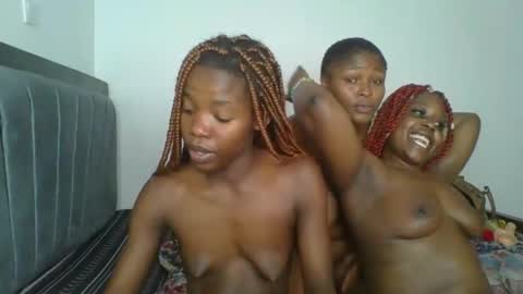 Snapshot of kinky_aria chatting on 17, 11, 2025 kinky_aria online show from 17, 11, 2025