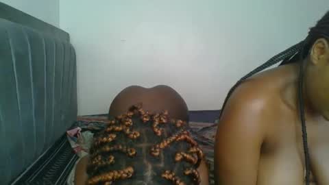 Snapshot of kinky_aria chatting on 18, 11, 2025 kinky_aria online show from 18, 11, 2025